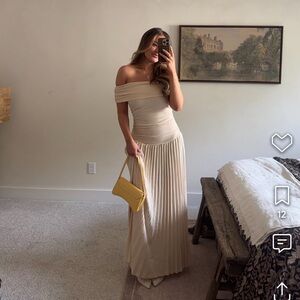 NWT Revolve Field Of Dreams Dress in Oatmeal